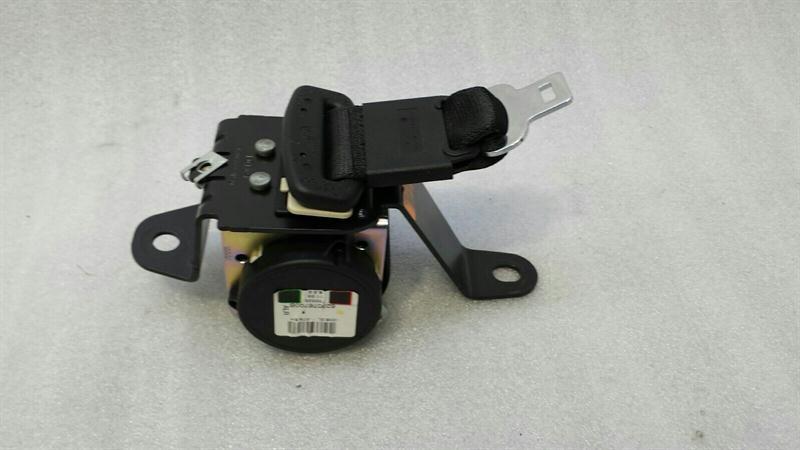 Mini Countryman S R60 center rear seat belt 9808861 seat belt rear center
