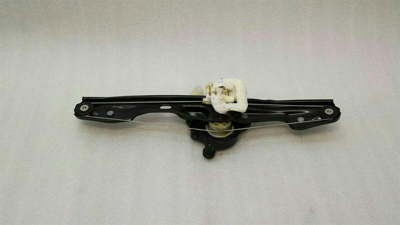 BMW 1 Series F20 Right Rear Door Winder 7242556 Window Regulator Rear Right