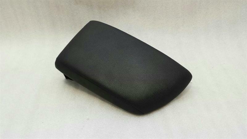 BMW 1 Series F20 armrest 9230136 RHD RIGHT HANDLEBAR