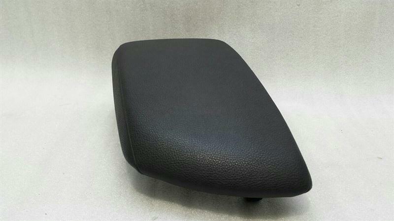 BMW 1 Series F20 armrest 9230136 RHD RIGHT HANDLEBAR