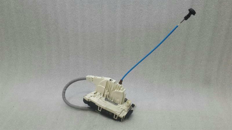 Mercedes W166 W176 front left door lock A1667200735 door lock front left RHD