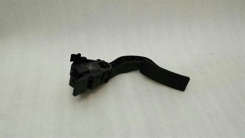 Mercedes A Class W176 Throttle Pedal (Electrical) A2463001904 Throttle Pedal