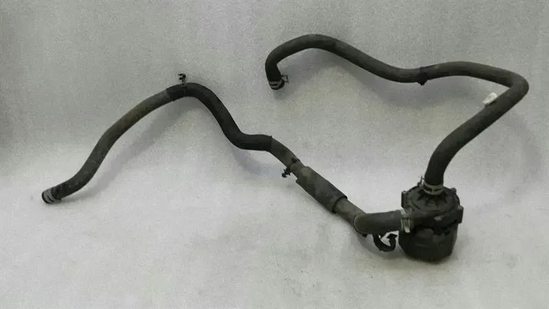 Tesla Model S 75 Additional Cooling Pump 1037327-00-F Coolant Pump Pump