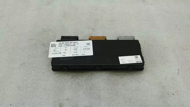 Tesla Model S 75 RHD Right Seat Module 1100413-00-B Right Handlebar