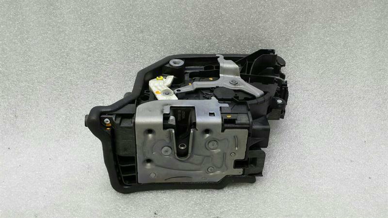 BMW X1 F48 front left door lock 7281937 door lock front left
