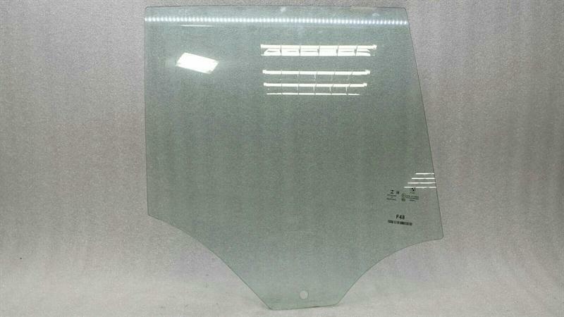 BMW X1 F48 right rear door glass 7349498 door window rear right