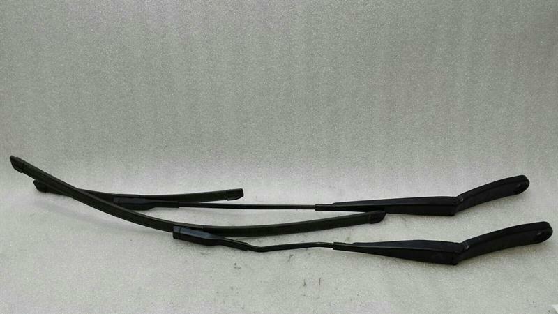 BMW X1 F48 RHD Wiper Arm Set 7360517 Right Hand Drive