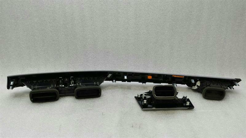 BMW X1 F48 RHD Front Air Vent Set 9292741 Right Hand Drive