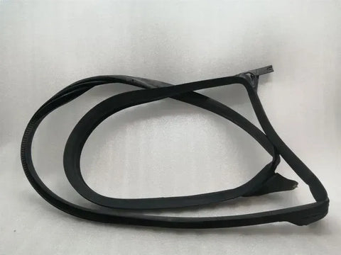 TESLA MODEL 3 LONG RANGE FRH Door Seal 1090500-00-N Front Right Door Seals
