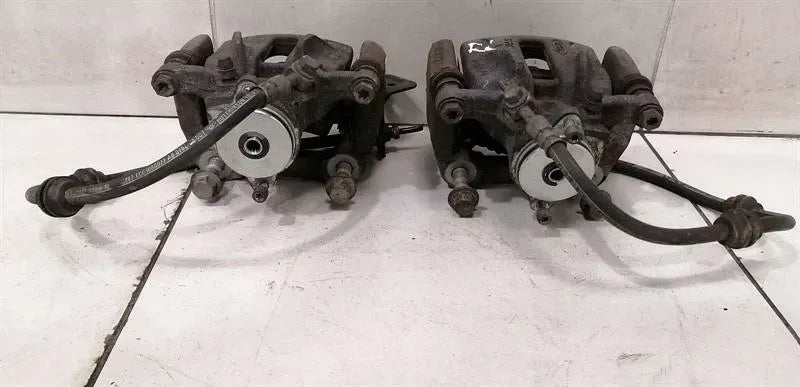 Land Rover Range Rover Evoque Rear Caliper Set LR027130 Brake Caliper Rear Set
