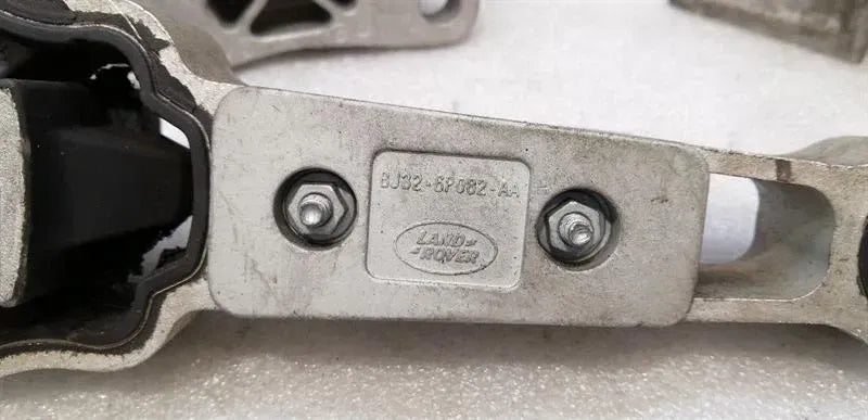 LAND ROVER RANGE ROVER EVOQUE Engine Mount LR024730 Motor Mount LR030745