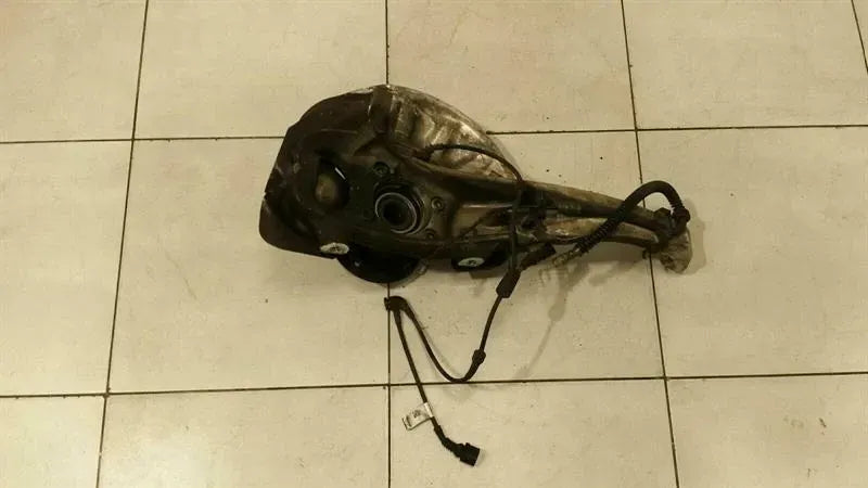 Porsche Cayenne 958 92A Left Front Hub 95834115501 Wheel Bearing Housing Front Left