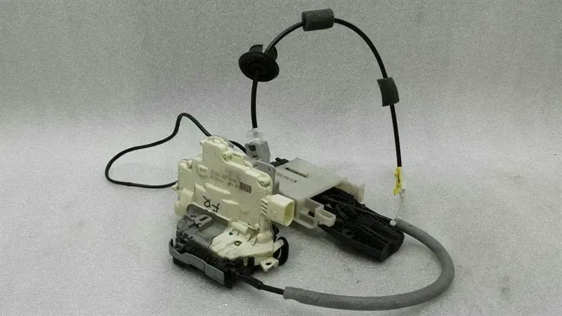 Porsche Cayenne 958 92A front right door lock 8J1837016B door lock front right