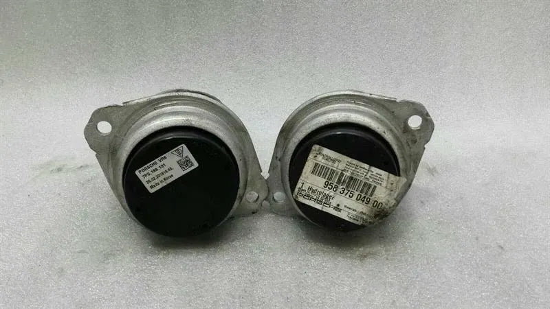 Porsche Cayenne 958 92A engine mount 95835704900 engine mount ORIGINAL MINT