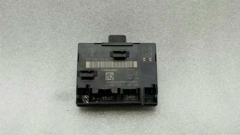 Porsche Cayenne 958 92A door control unit rear left 7PP959795H RLH door module