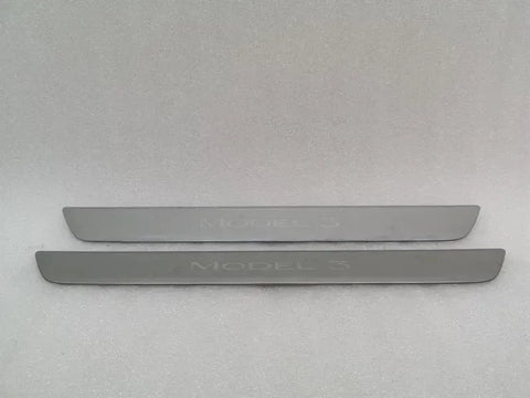 Tesla Model 3 Standard Range Door Sill Set 1504763-0-A Door Sill Set