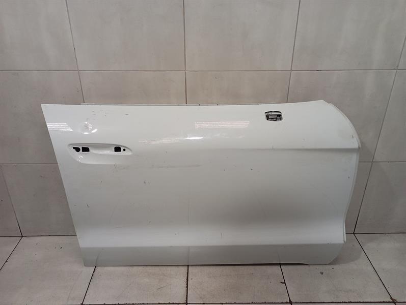 Porsche Taycan 9J right front door 9J1831052 door front right