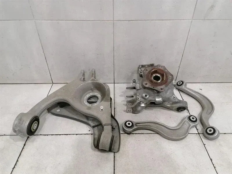 Porsche Taycan 9J Right Rear Hub 971505436J Wheel Bearing Housing Rear Right SET