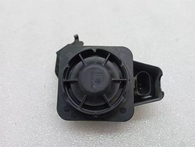 Porsche Taycan 9J Alarm ECU 5Q0951605A Siren Alarm Horn Alarm System