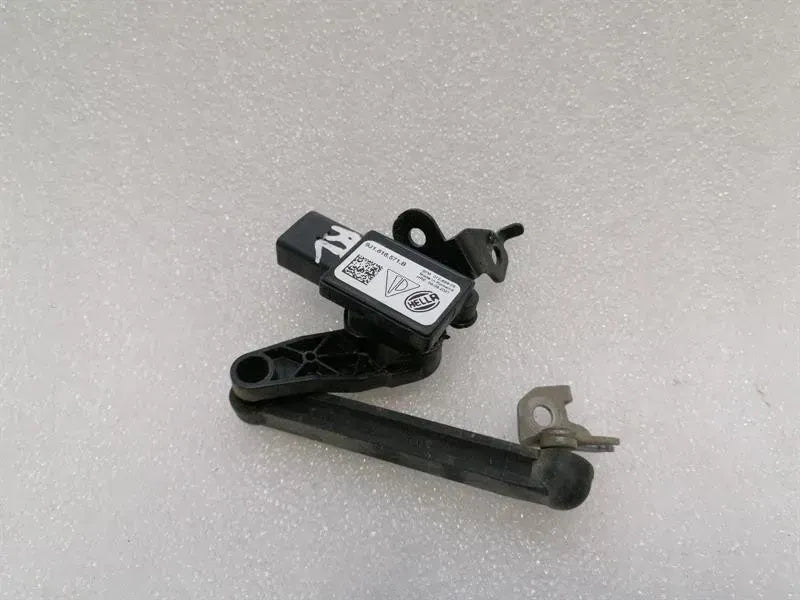 Porsche Taycan 9J Sensor 9J1616571B RL LEVEL Rear Left Level Sensor