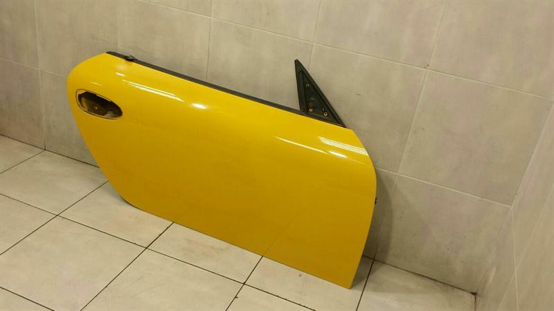 Porsche Cayman S 987 right front door 99753101206 door front right