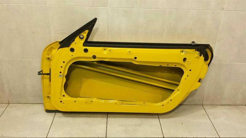 Porsche Cayman S 987 right front door 99753101206 door front right