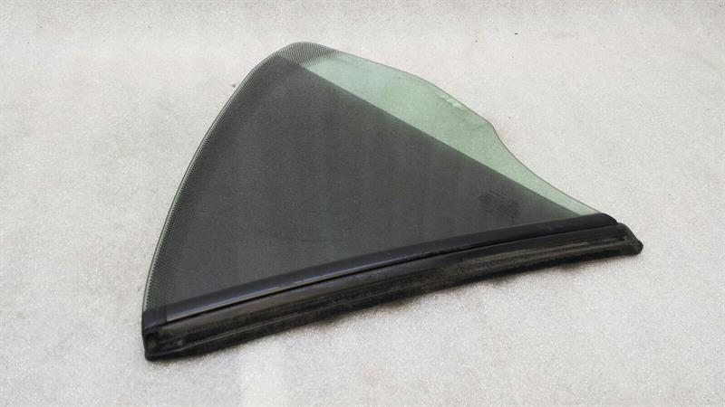 Porsche 911 997 convertible left rear 1/4 glass 99754311111 door window 1/4 rear left