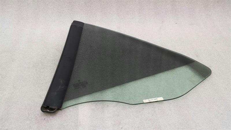 Porsche 911 997 right rear 1/4 glass 99754311211 door window 1/4 rear right