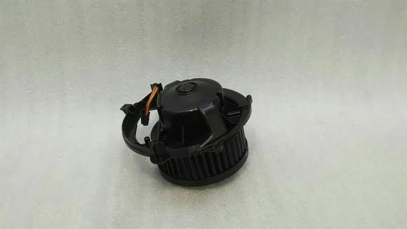 Audi S3 8V RHD Heater Blower 5Q2819021B Right Handlebar
