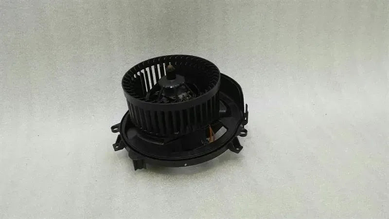 Audi S3 8V RHD Heater Blower 5Q2819021B Right Handlebar