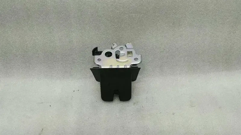Audi S3 A3 8V Q5 8K 8X Boot Lock 8R0827505 Tailgate Lock