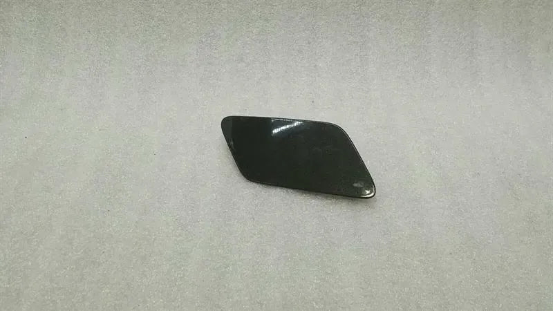 Audi S3 8V Right Headlamp Washer Jet Cover 8V3955276C Front Bumper Cover