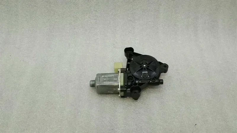 Audi S3 8V Left Door Window Motor 5Q0959802B Power Window Motor Left