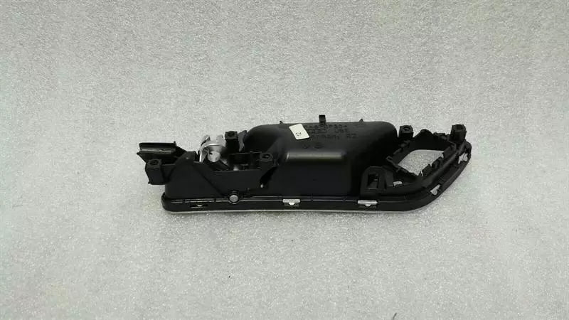 Audi S3 8V Right Door Inner Handle 8V3837020C Interior Door Handle Right