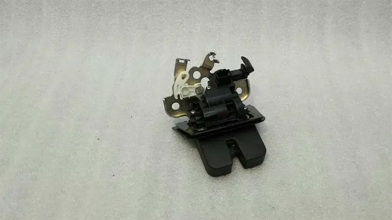 Audi S3 8V boot lock 8R0827505A tailgate lock