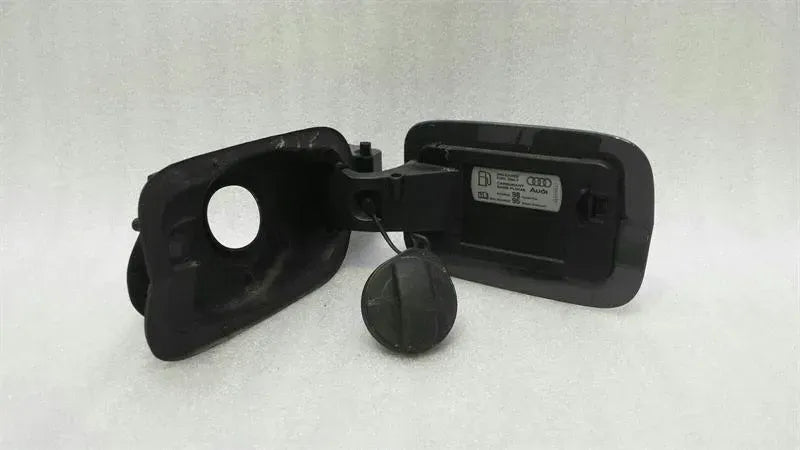 Audi S3 8V fuel filler cap 8V3809906 fuel cap tank flap