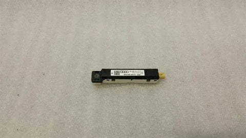 Audi S3 8V aerial / antenna 8V4035225B antenna