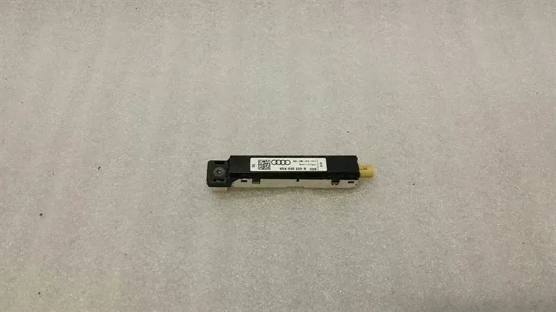 Audi S3 8V aerial / antenna 8V4035225B antenna