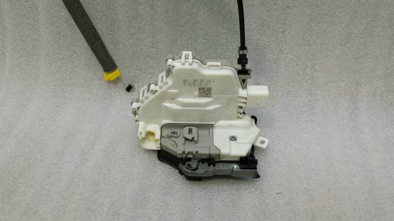Audi S3 8V RHD right door lock 8X2837016B right hand drive