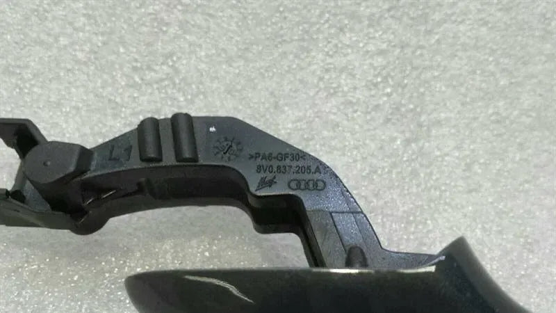 Audi S3 8V door handle left 8V0837205A door handle left