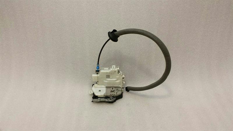 Audi TT 8S RHD Left Door Lock 8X2837015B Right Handlebar