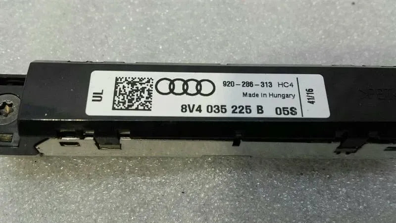 Audi S3 8V aerial / antenna 8V4035225B antenna