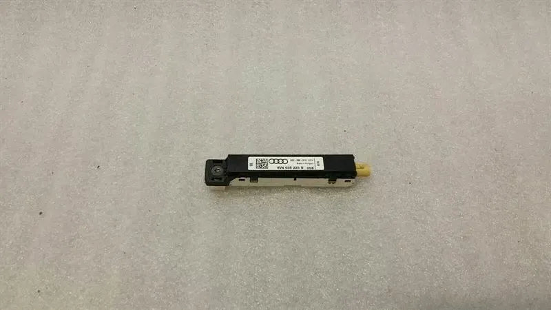 Audi S3 8V aerial / antenna 8V4035225B antenna