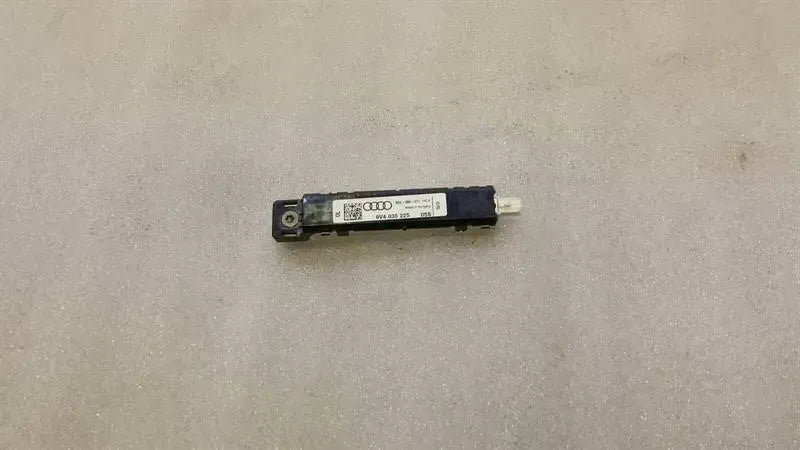 Audi A3 8V S3 Aerial / Antenna 8V4035225 Antenna