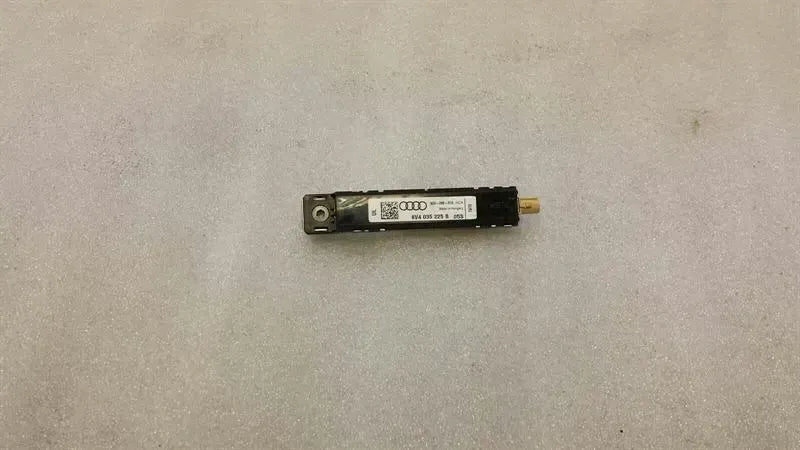 Audi A3 8V S3 Aerial / Antenna 8V4035225B Antenna