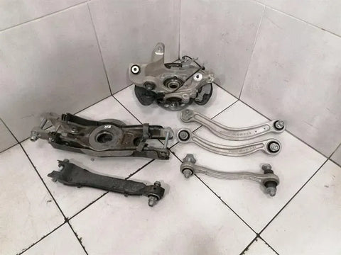 Mercedes EQC N293 Right Rear Hub A2133503205 Wheel Bearing Housing Rear Right Set