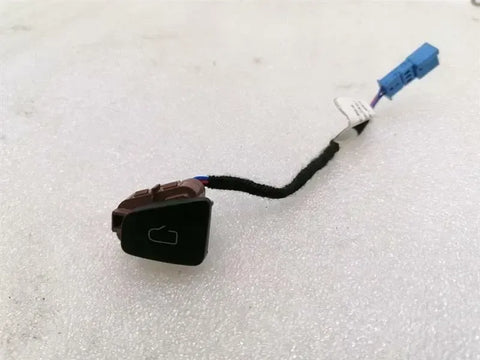 Tesla Model 3 Door Open Switch 1094957-02-E Door Switch