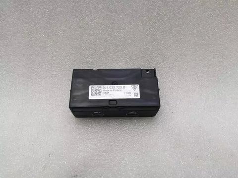 Porsche Taycan 9J USB Charging Port 9J1035722B Control Unit USB
