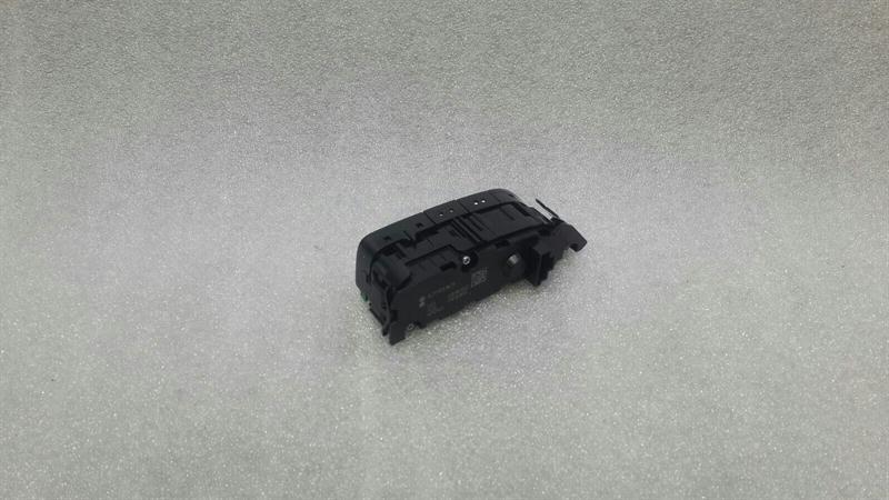 Mercedes E Class W213 Switch A2139059605 Switch Dynamic Camera Battery