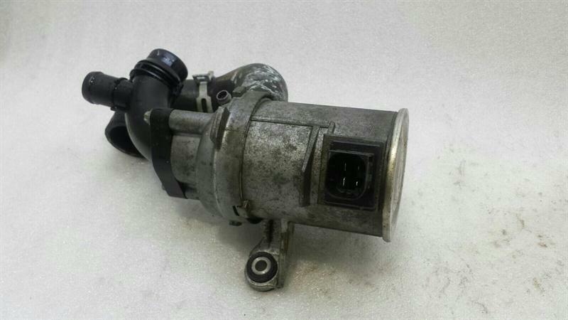 Mercedes C Class W205 Water Pump A2742000207 Water Pump M274